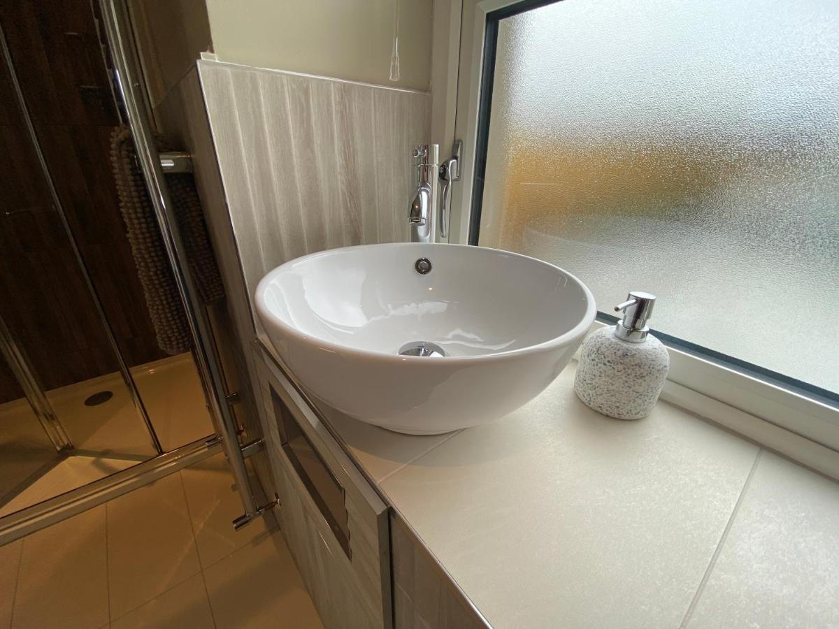 The Gate Lodge At Dunnanew - 4 Star- Sleeps 5 Seaforde Extérieur photo